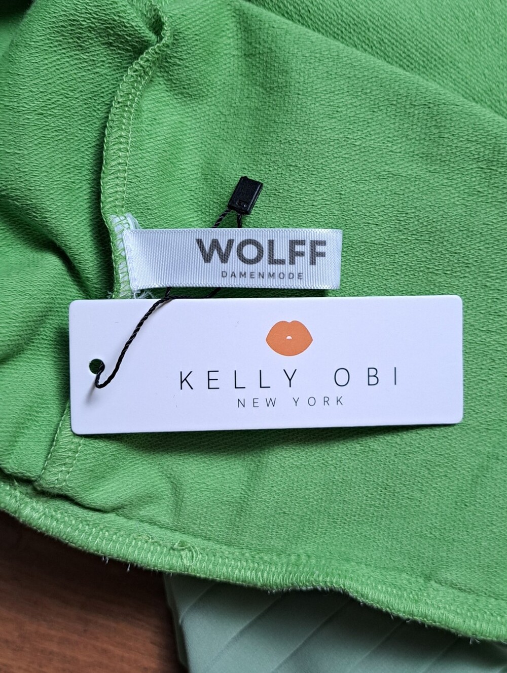 Kelly Obi New York NWT Green Hooded Pleated Chiffon Layered Dress M - Picture 8 of 12